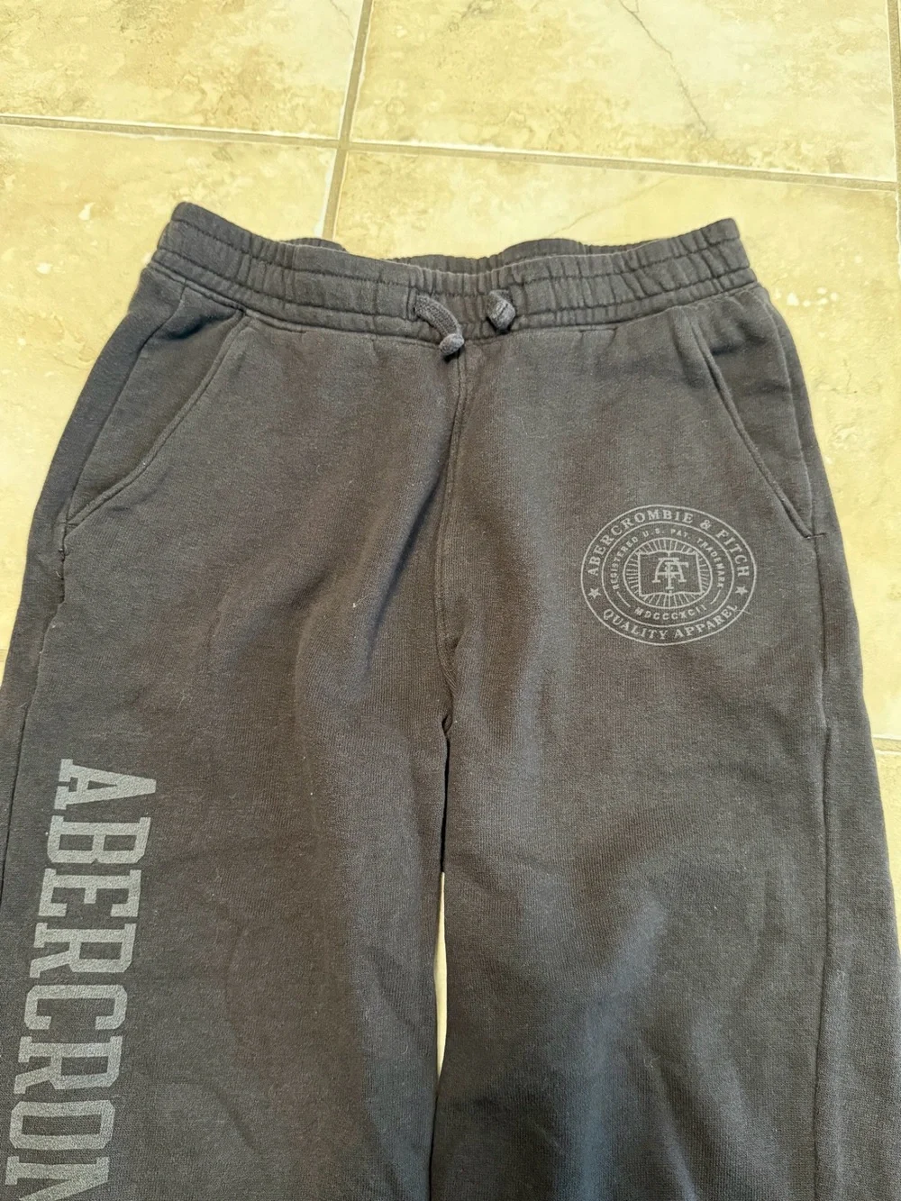 Abercrombie Kids Sweatpants Size 9/10 Unisex Dark Gray Logo Jogger Pants